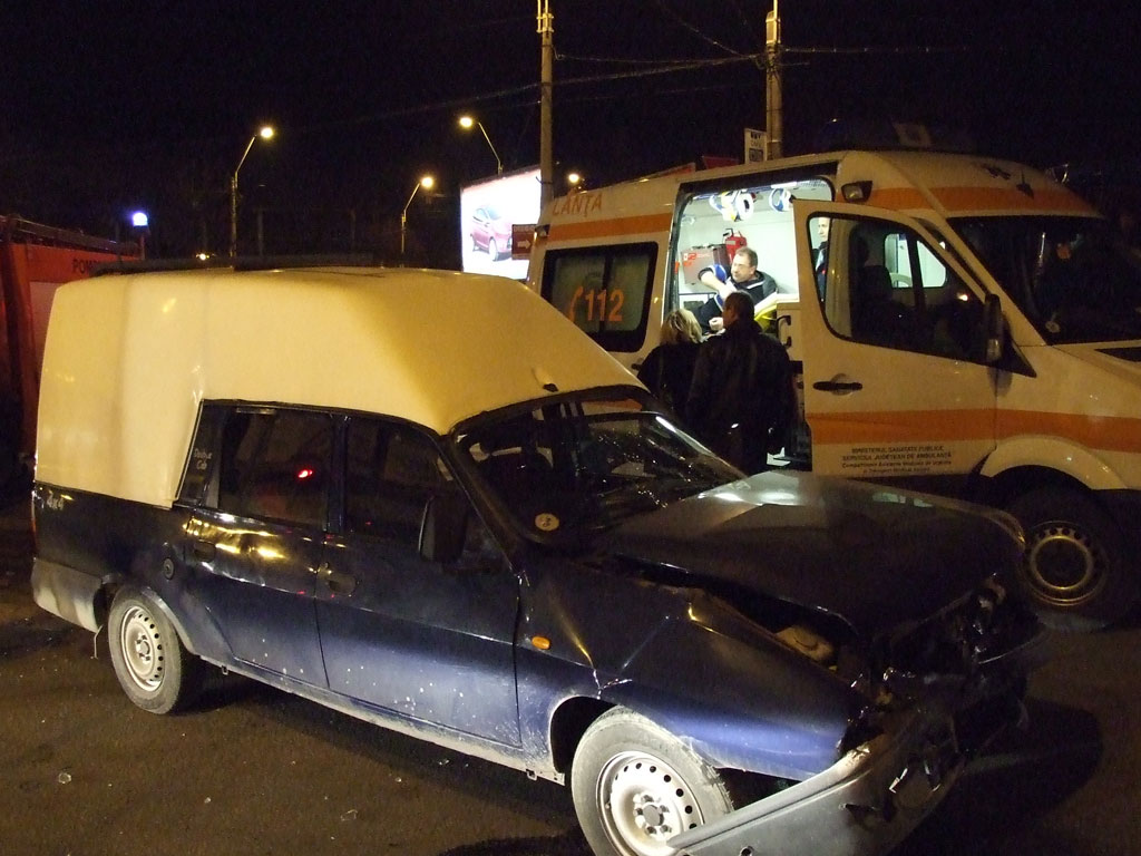 Foto Golda Plaza - accident interesectie Decebal Baia Mare (c) eMaramures